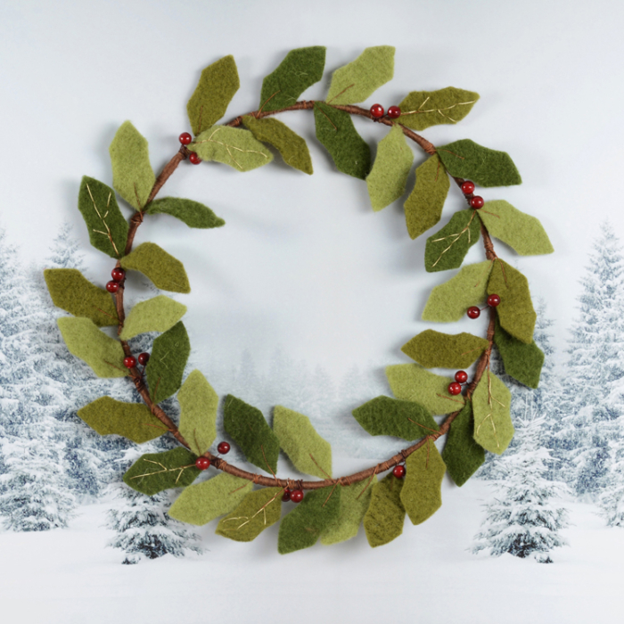 felt-holly-wreath-purely-christmas-91559